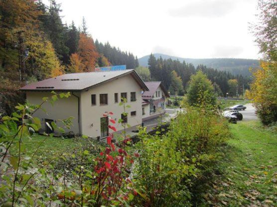 Hotel & Gasthaus Sterngrund Zella-Mehlis Ngoại thất bức ảnh